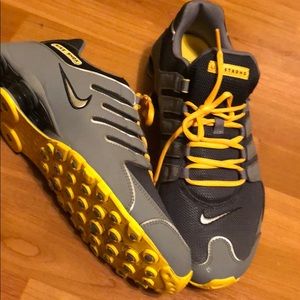 Special edition nike shox 11.5